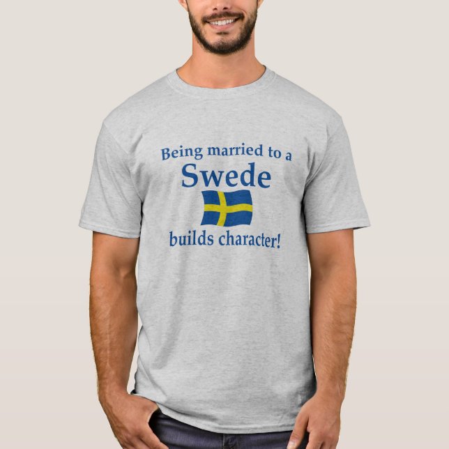 Svensken bygger teckenet t shirt (Framsida)