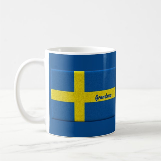 Svenskflaggamormor eller anpassningsbarnamn kaffemugg (Vänster)
