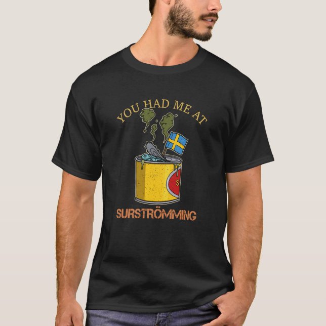 Sverige Svensk fiskspecialitet Surstromming puke f T Shirt (Framsida)