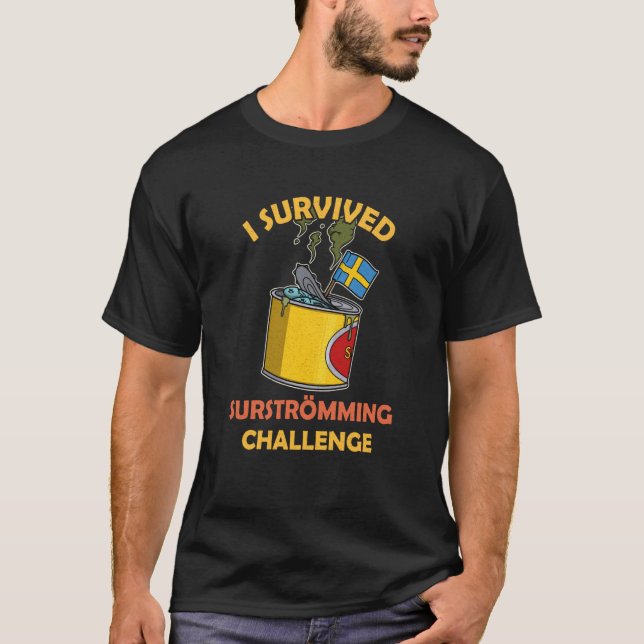 Sverige Svensk fiskspecialitet Surstromming puke f T Shirt (Framsida)