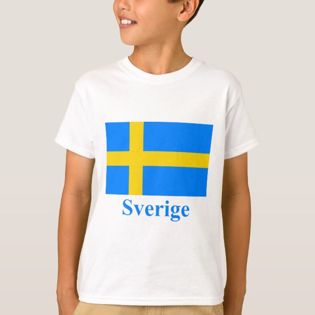 Sverigeflagga med namn i svensk t shirt (Framsida)