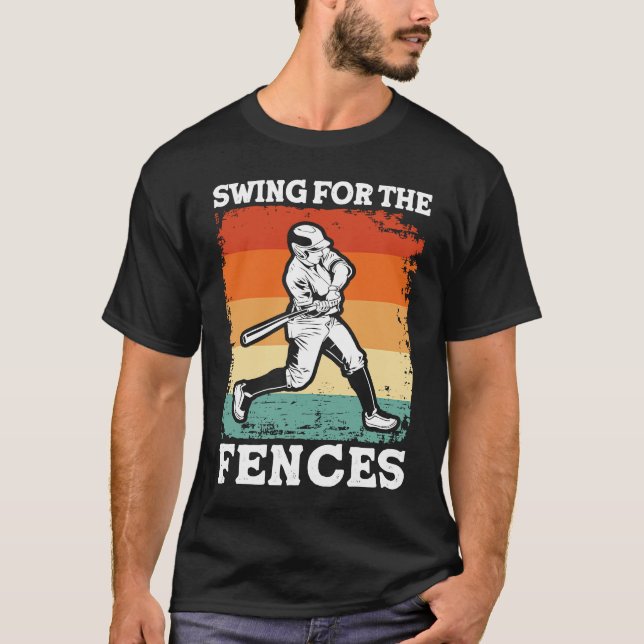 svinga för stängslen Basebollfångare T Shirt (Framsida)