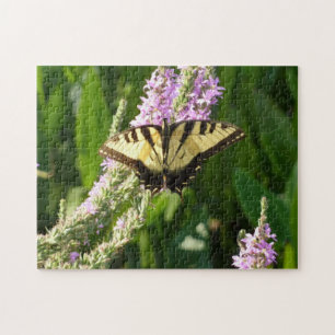 Swallowtail Butterfly på Lila Wildblommor Pussel