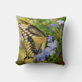 Swallowtail fjärilsdekorativ kudde