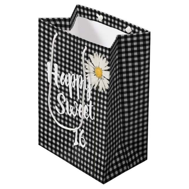 Sweet 16 Birthday Daisy on Gingham Medium Gift Bag (Framsidan Vinklad)