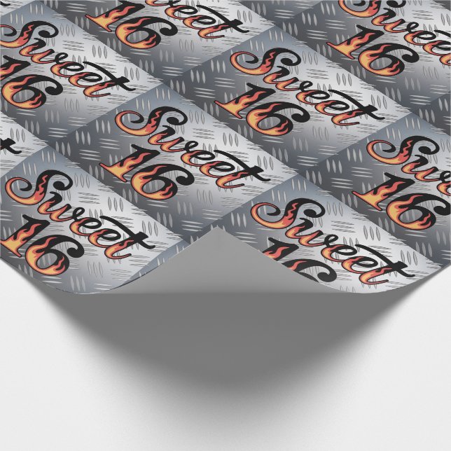 Sweet 16 In Fire Flames and Silver Plate Birthday Presentpapper (Hörn)