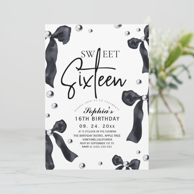 Sweet 16 Modern Stylish Black Bow Birthday Party Inbjudningar (Stående Fram)