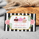 Sweet Bakery Muffins Guld Rosa Blommigt Stripe Visitkort<br><div class="desc">Tittar du ett affärskort som återspeglar din passion för bakning? Vårt Affärskort i Sweet Bakery Muffins Guld Rosa Blommigt Stripe är perfektens val. Med en fantastisk utformning som har utsökta muffinsar på en strimlad bakgrund med en flora som omsluter guld ram, är detta kort perfekt för konditorer, bagare och konfektionsägare....</div>