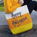 Sweet Candy corn Happy halloween Tygkasse<br><div class="desc">Gå och trimma med den här svenska Candy corn-Happy halloween-logotypen för oformaterad utskrift med vit bakgrund, gult och orange, och ord-typsnittet "Happy halloween" i trendiget. Anpassa den här Halloween-väskan med din text och om du vill ha fler alternativ som att ändra teckensnittet klickar du storlekt på knappen "Anpassa det". *Observera...</div>