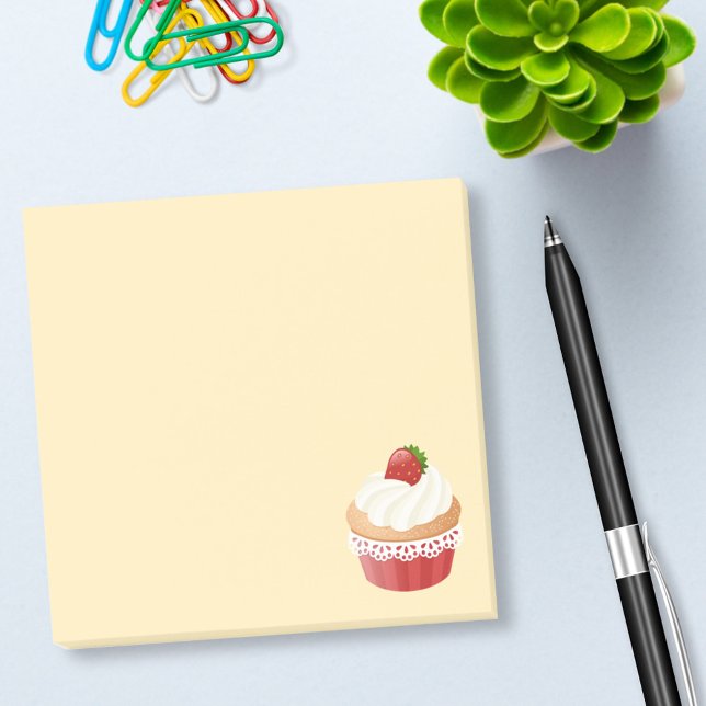 Sweet Delicious Strawberry Cupcoa på Gult Post-it Block (Skapare uppladdad)