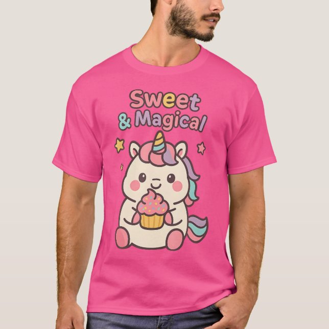 Sweet Magical Kawaii Unicorn Holding Cupcake For G T Shirt (Framsida)