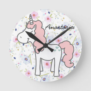 Sweet Rosa Unicorn, Flowers och ditt namn Rund Klocka