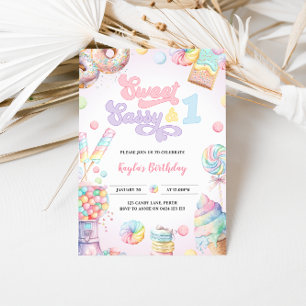 Sweet Sassy och en Pastel Candy Första födelsedage Inbjudningar