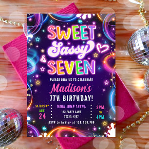 Sweet Sassy och Seven 7:e Neon Glow Girl Birthday Inbjudningar