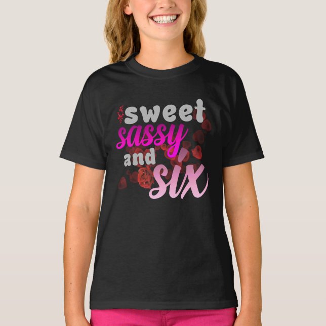 Sweet Sassy Six – Ålder Sex Premium Tee (Framsida)