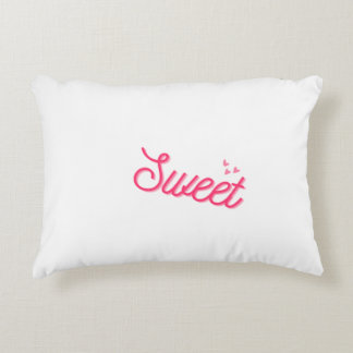 “Sweet Serenity: White Decorative Pillow” Prydnadskudde