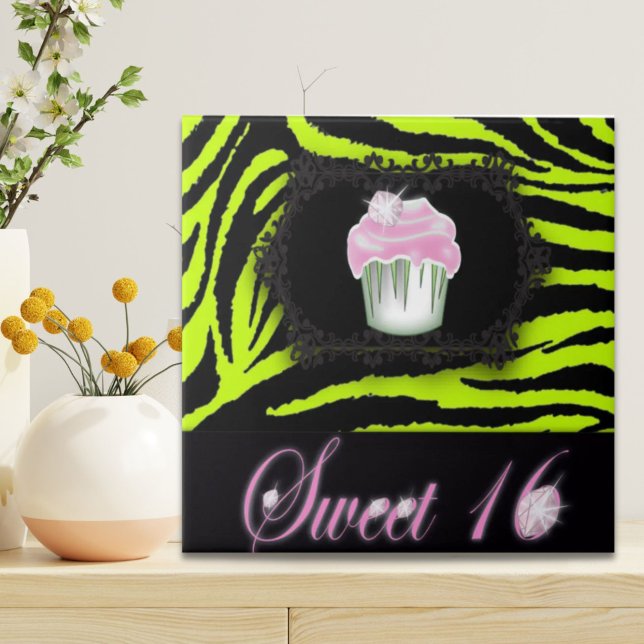 Sweet sixteen av grönt zebra tryck Rosa Cupcoa Kakelplatta (Lime green zebra print Pink Cupcake Sweet Sixteen Tile)