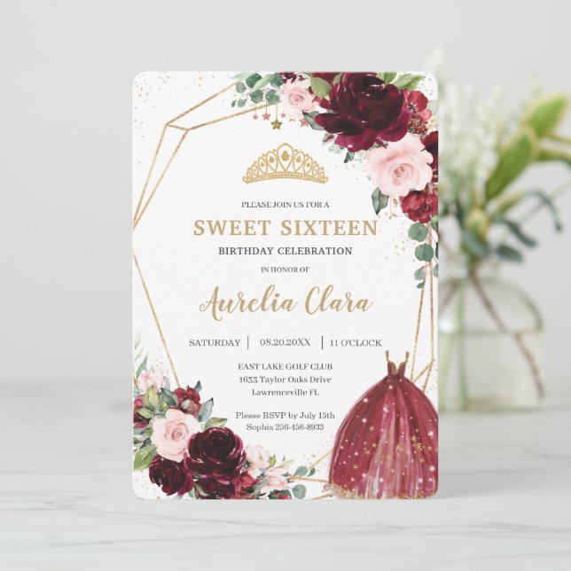 Sweet sixteen Burgundy Rosa Blommigt 16:e födelsed Inbjudningar (Stående Fram)