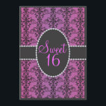 Sweet sixteen svärtar det damastast purpurfärgade inbjudningar<br><div class="desc">Två tonar av vibrerande lilor,  och violeten gör för en slå design med ett damastast mönster för elegantsvart.  Ovalen och det svart musikbandet kantas i fauxgems,  som är delen av designen,  och gör ett kvinnligt påstående,  som är sofistikerat,  yet barn.</div>