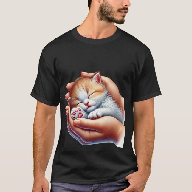 Sweet Sleeping Kitten in Hands Tiny Calico Cat  ✨ T Shirt (Framsida)