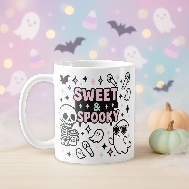 Sweet & Spooky Pastel Rosa Halloween Kaffemugg (Sweet & Spooky Kawaii Halloween Mug • Cute Ghosts, Skeleton & Pastel Stars Coffee Cup)
