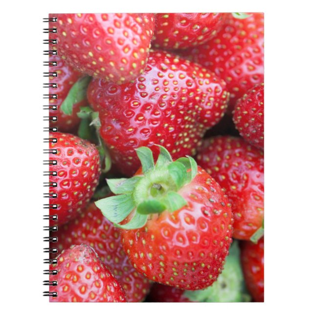 Sweet Strawberry Anteckningsbok Med Spiral (Framsidan)