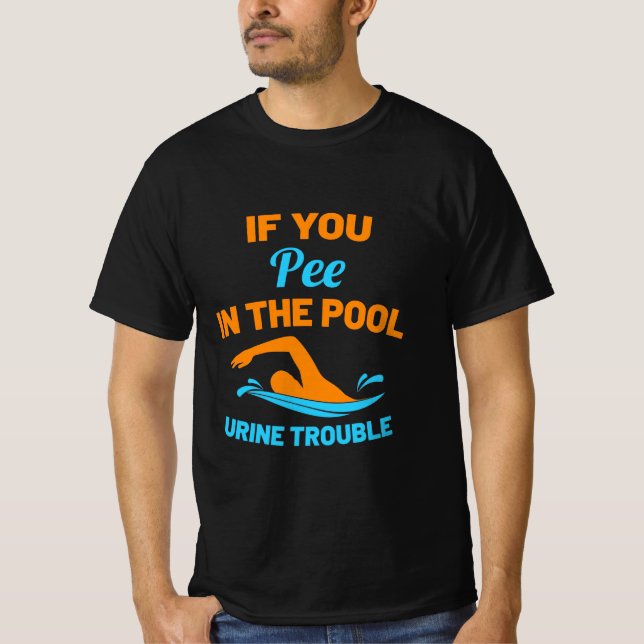 Swimmer Pee i Bassäng T Shirt (Framsida)