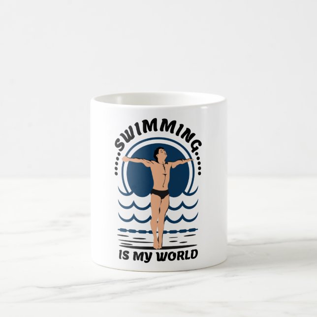 Swimming är min värld - Swimmer in Speedo Kaffemugg (Center)