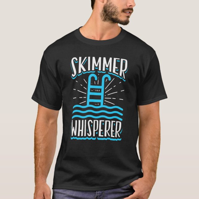 Swimming Bassäng Maintenance Repor Guy for Bassäng T Shirt (Framsida)