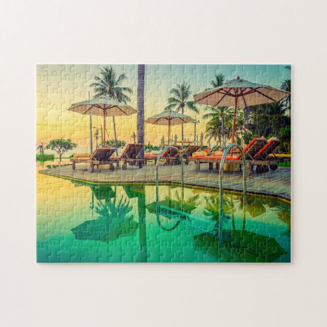 Swimming Bassäng vid Sunset Jigszle Puzzle Pussel (Horisontell)