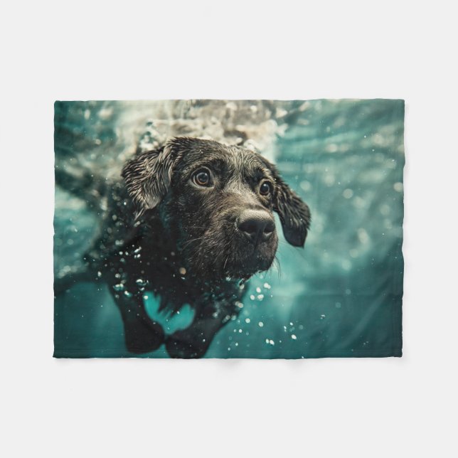 Swimming Labrador Puppy Underwater Design Fleecefilt (Framsidan (Horisontell))