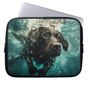 Swimming Labrador Puppy Underwater Design Laptop Fodral