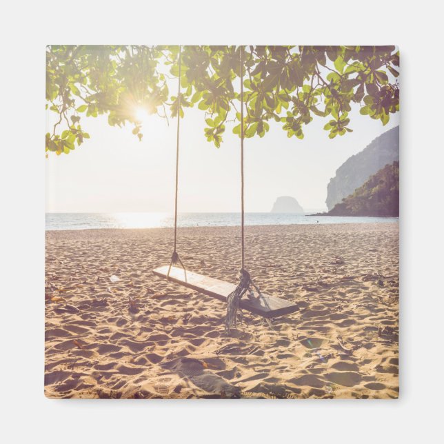 Swing on Beach at Sunset Magnet (Framsidan)
