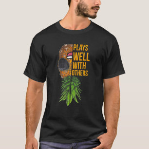 Swinger Par spelar bra med andra i Gräs T Shirt
