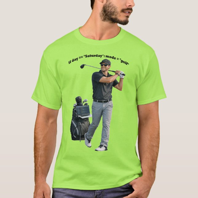 Swinging Software Engineer Who Plays Golf URM T Shirt (Framsida)