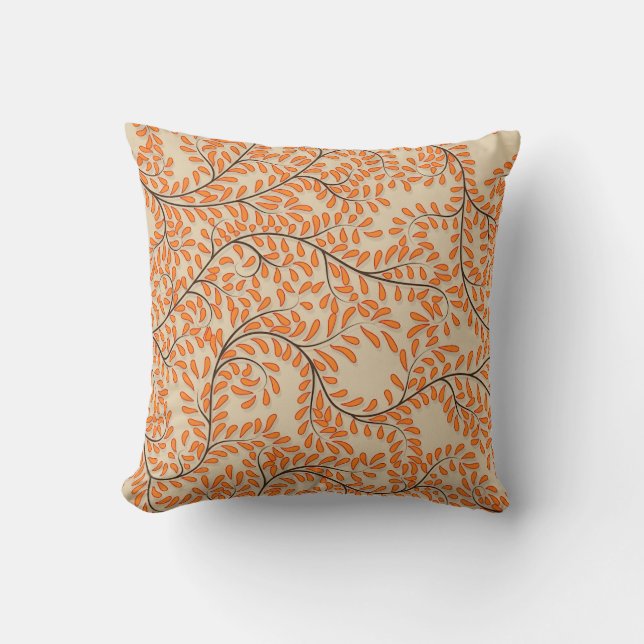 Swirling Orange Leaves on Beige Background Kudde (Framsida)