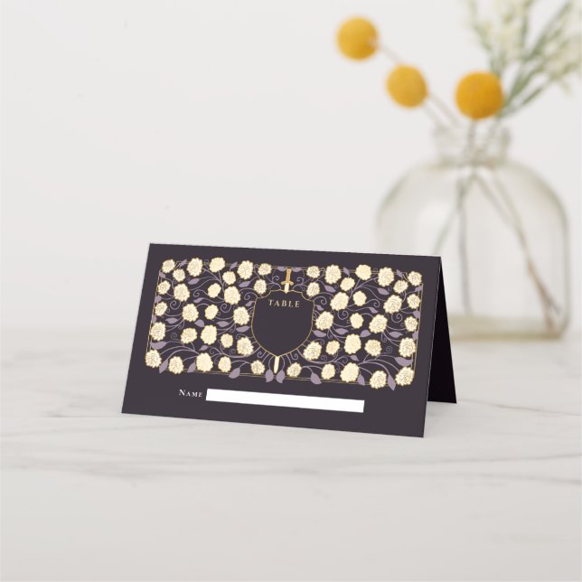 Sword & Shield Medieval Fantasy Monogram Bröllop Placeringskort (Framsida)