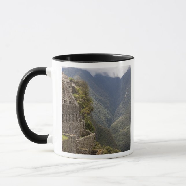 Sydamerika, Peru, Machu Picchu. Stenyper Mugg (Vänster)