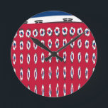 Sydkoreas Polka Dot Flagga Art Design: En röd bas Rund Klocka<br><div class="desc">Utformning av Dot Flagga-teckning i Sydkorea: en röd basutskrift! Lägg till en aning lekfull patriotism till din dag med Sydkoreas Polka Dot Art Design: En röd Flagga Skriv ut! Denna charmerande teckning, som endast finns i Achempong Zazzle-onlinen, ger ett nytt och dynamiskt pride. Utformningen har miniatyrversioner av den sydkoreanska nationella...</div>