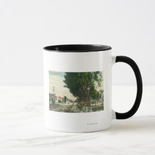 Sydligt beskåda från den kastanjebruna gatan mugg