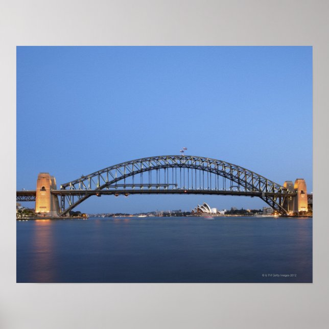 Sydney Harbor Bridge och Opera House i dusk Poster (Framsidan)