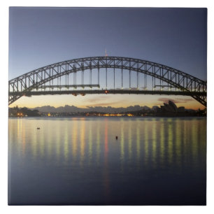 Sydney Harbour Bridge och Sydney Opera House vid Kakelplatta