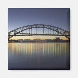 Sydney Harbour Bridge och Sydney Opera House vid Magnet