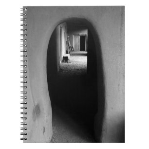 Sydvästra Adobe Passageväg: Svart och vitt foto Anteckningsbok
