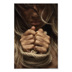 Symbolisk konst Porträtt i Woman med BoundHand Fototryck