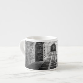 Symmetri i svartvitt espressomugg