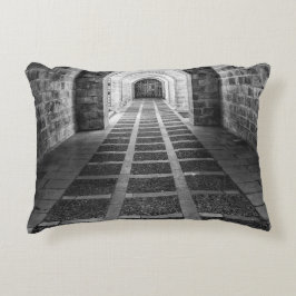 Symmetri i svartvitt prydnadskudde