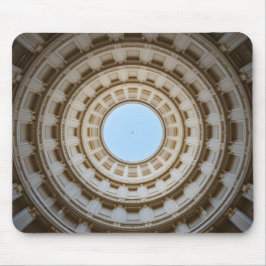 Symmetrical Mask-Öga View of a Grand Dome Musmatta