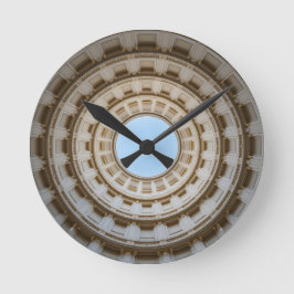 Symmetrical Mask-Öga View of a Grand Dome Rund Klocka