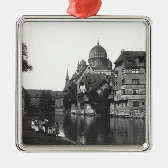 Synagogan på Nuremberg, c.1910 Julgransprydnad Metall (Framsidan)